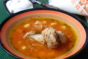 Ciorba de gaina cu varza