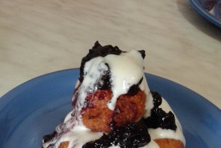 papanasi cu gem si smantana dulce