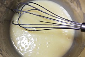 Desert cupcakes cu crema de lamaie si ganache de ciocolata in trei culori