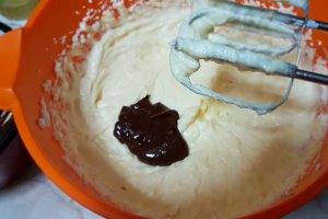 Desert cheesecake cu ciocolata si visine