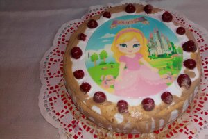 Desert tort Sofia cu frisca si cirese din compot