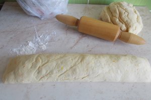 Desert strudel de post, cu mere, stafide si visine