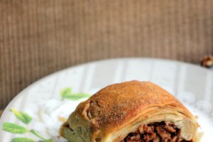 Desert strudel cu mar si nuca