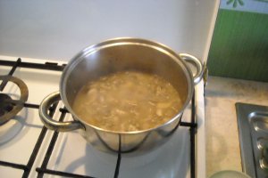 Spaghete cu ciuperci, in sos alb