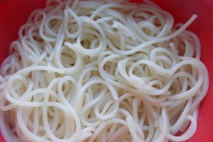 Spaghete cu ciuperci, in sos alb
