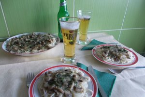 Spaghete cu ciuperci, in sos alb
