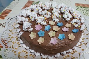 Desert tort cu ciocolata si migdale, mascarpone si banane