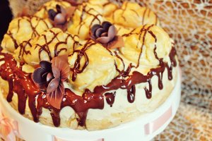 Desert tort Ecler cu crema caramel