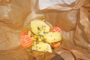 Piept de pui cu legume en papillote