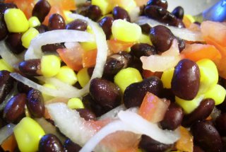 Salata de fasole neagra