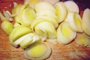 Aperitiv budinca cu pui, ciuperci si legume