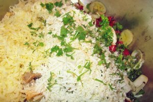 Aperitiv budinca cu pui, ciuperci si legume