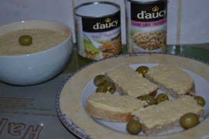Humus din fasole alba si naut-reteta de post