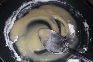 Mancare de urzici cu oua de prepelita