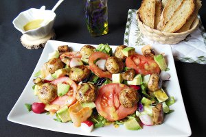 Salata cu ciuperci si avocado