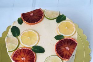 Desert tort cu portocale rosii