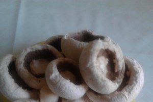 Ciuperci umplute
