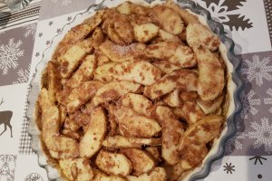 Desert cinnamon swirl apple pie sau Placinta cu mere si rulouri cu scortisoara
