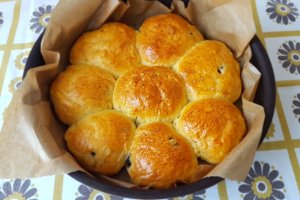 Chifle cu branza de burduf si masline