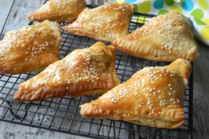 Aperitiv portofele cu piept de pui, porumb si mozzarella