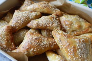 Aperitiv portofele cu piept de pui, porumb si mozzarella
