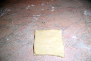 Aperitiv pateuri cu branza si rubarba