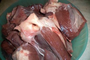 Inima de vitel insotita de piure de conopida si sfecla