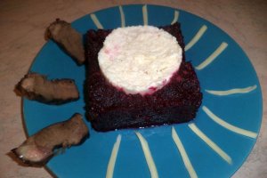 Inima de vitel insotita de piure de conopida si sfecla