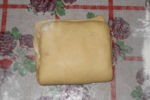 Desert placinte cu dulceata de zarzare