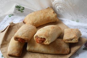 Desert placinte cu dulceata de zarzare