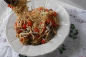 Spaghete cu bacon si ardei