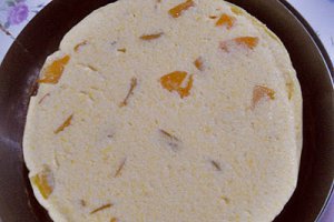 Desert tort cu  piersici si ciocolata