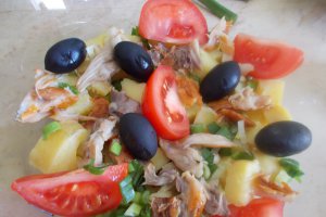 Salata de post, din cartofi si macrou afumat