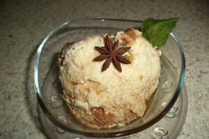 Desert crema de zahar ars cu piersici si kiwi