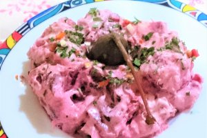 Ton cu sfecla rosie si mascarpone
