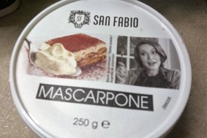 Ton cu sfecla rosie si mascarpone