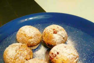 Desert briose cu capsuni