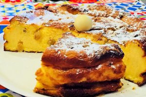 Desert pasca fara aluat cu branza dulce, smantana si stafide aurii