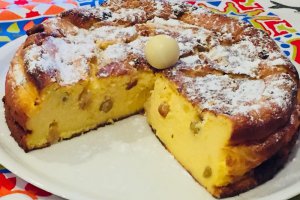 Desert pasca fara aluat cu branza dulce, smantana si stafide aurii