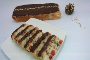 Desert chec din albusuri cu rahat si nuca glazurat cu ciocolata