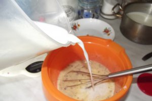 Desert flan cu lapte condensat, ness si frisca