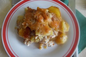 Cartofi gratinati, cu piept de pui la cuptor