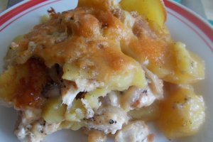 Cartofi gratinati, cu piept de pui la cuptor