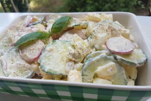 Salata de oua cu ridichi si castravete