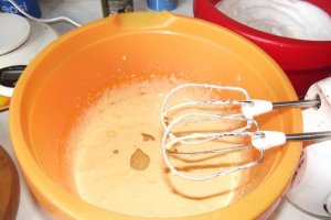 Desert rulada cu crema de lapte condensat