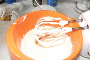 Desert rulada cu crema de lapte condensat