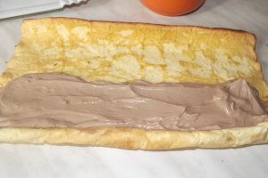 Desert rulada cu crema de lapte condensat