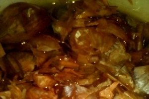 Aperitiv oua vopsite cu coji de ceapa