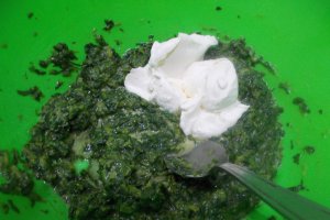 Aperitiv rulada cu spanac si branza de vaci