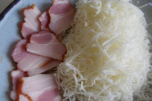 Mini Pizza cu ciuperci, cascaval, kaizer si masline